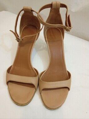 Givenchy heels Quiet Luxury Leather Size 38.5